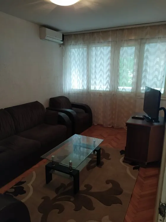 Izdaje se jednosoban lijepo namješten stan 