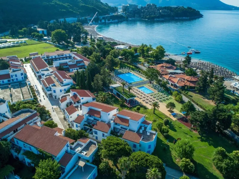 Na prodaju građevinsko zemljište u Bečićima, Budva