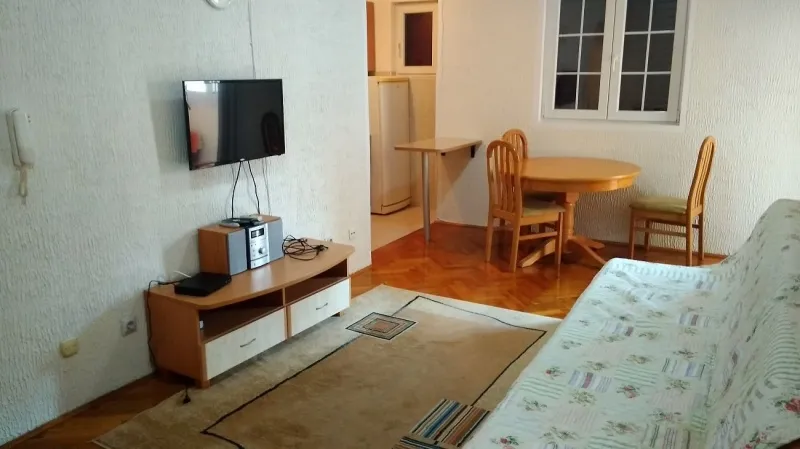 Prodaja od vlasnika! Jednosoban stan u Budvi (naselje Velji Vinogradi)