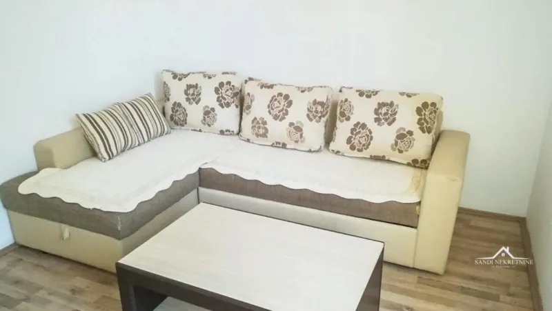 Izdaje se namještena garsonjera u sklopu kuće, Blok 6