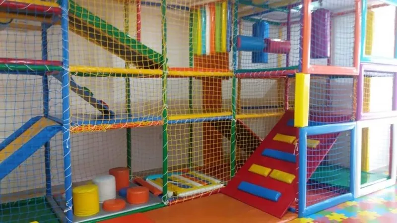 Prodajem kompletnu igraonicu 