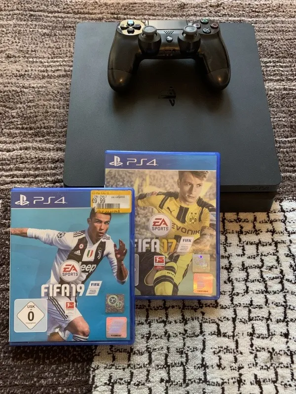 Playstation 4 slim 1TB + Dzojstik + 10 igrica