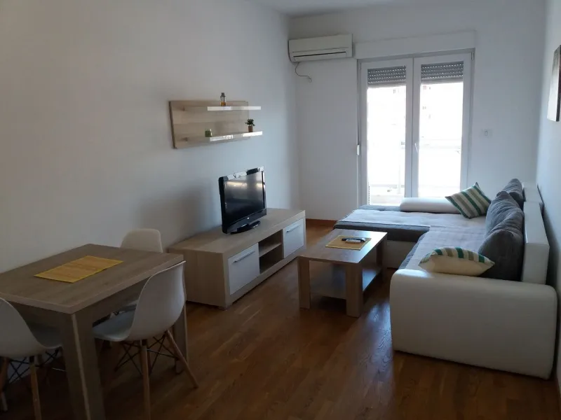 IZDAVANJE, JEDNOSOBAN NAMJESTEN CITY KVART