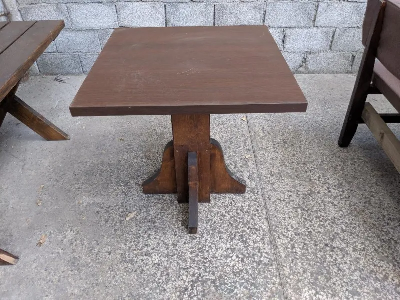 Drveni sto za bašte i restorane