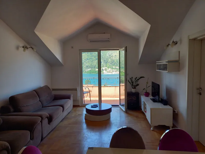 Prodaje se dvosoban stan u Dobroti, Kotor