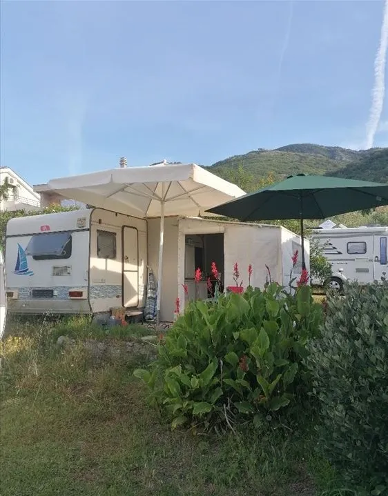 Izdajem kamp prikolicu u kampu Zlokovic