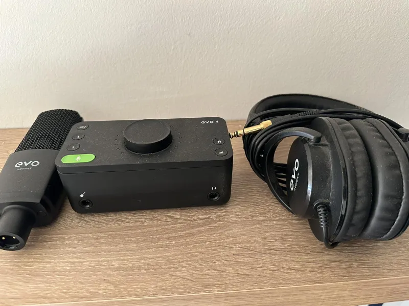 Prodajem studijski set