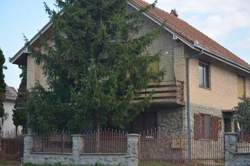 Kuca na prodaju 220 kvadrata