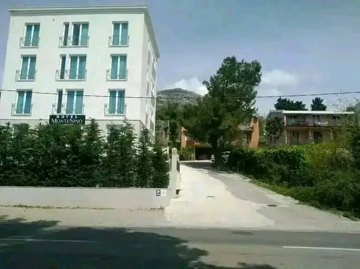 IZDAJEM APARTMAN OD 54 KVADRATA SA ODVOJENOM  SPAVACOM SOBOM