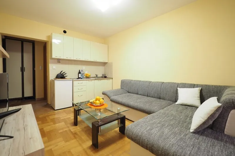Prodaje se garsonjera u Budvi