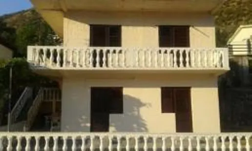 Prodajem kucu u Prcnju