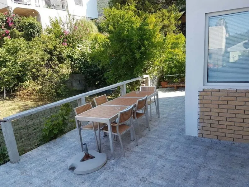 POVOLJNI I NOVI apartamni u Baru