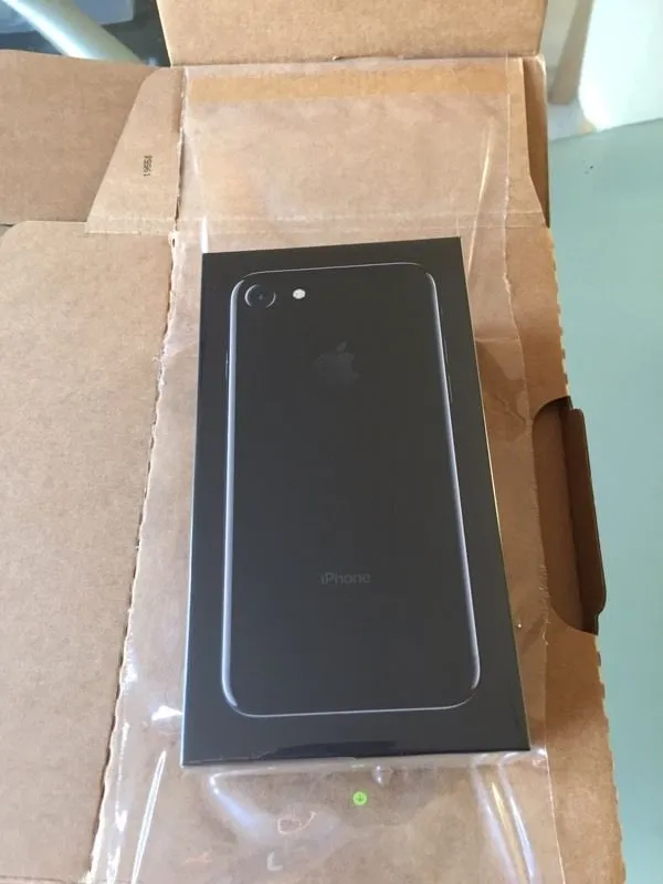 new sealed Apple iPhone7| iPhone 7 Plus  32GB/128GB/256GB