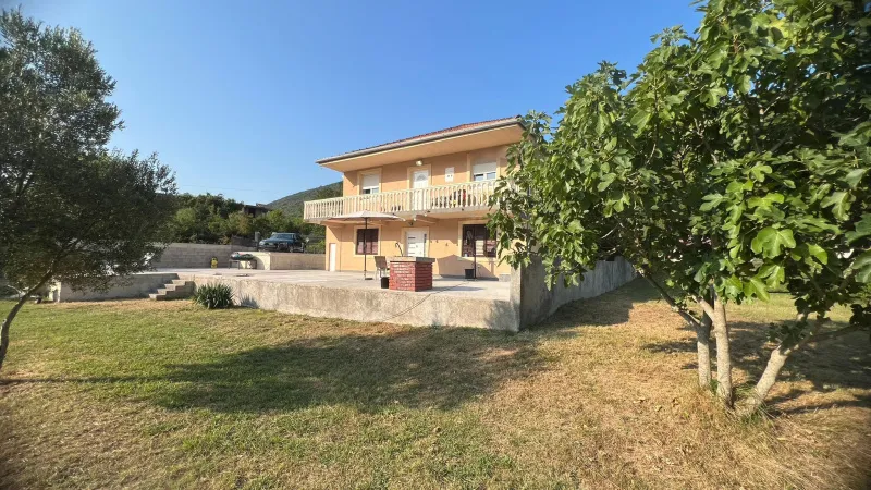 Prodaje se kuca u Lastvi Grbaljskoj, Kotor, 160m2