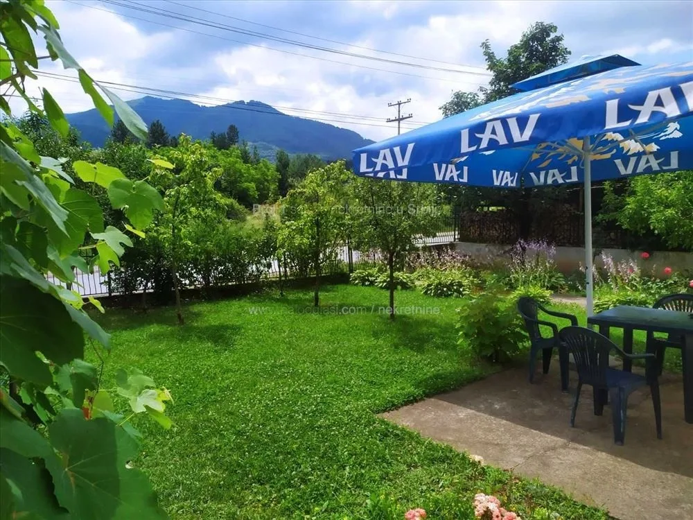 Kuca u Surdulici 180m2, 6ari placa