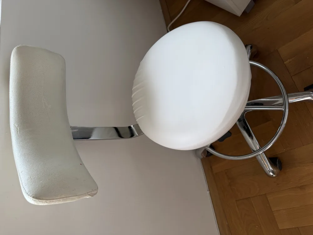 Polovne stolice za kozmeticki salon
