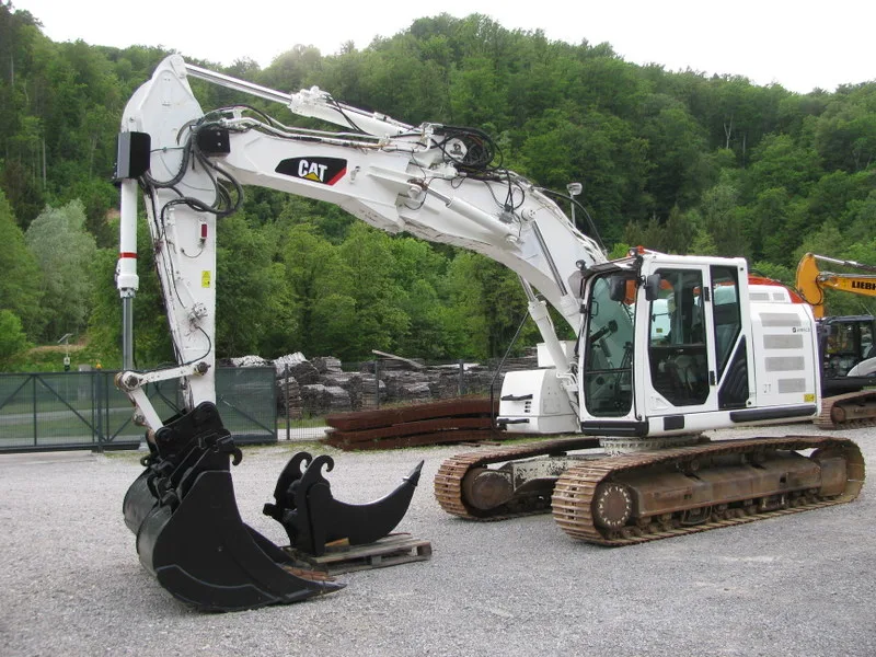 Bager gusjeničar Caterpillar 320E LRR