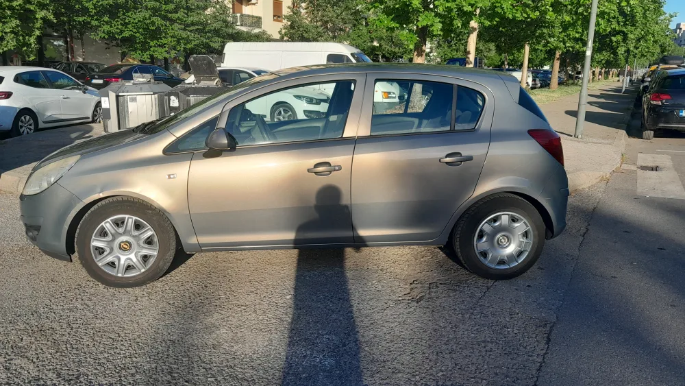 Opel Corsa 1.2 benzin, 2010. godiste, registrovana do 01/2027