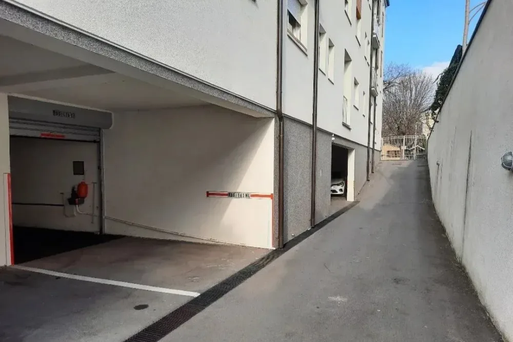 Prodajem garazu Beograd-Zemun