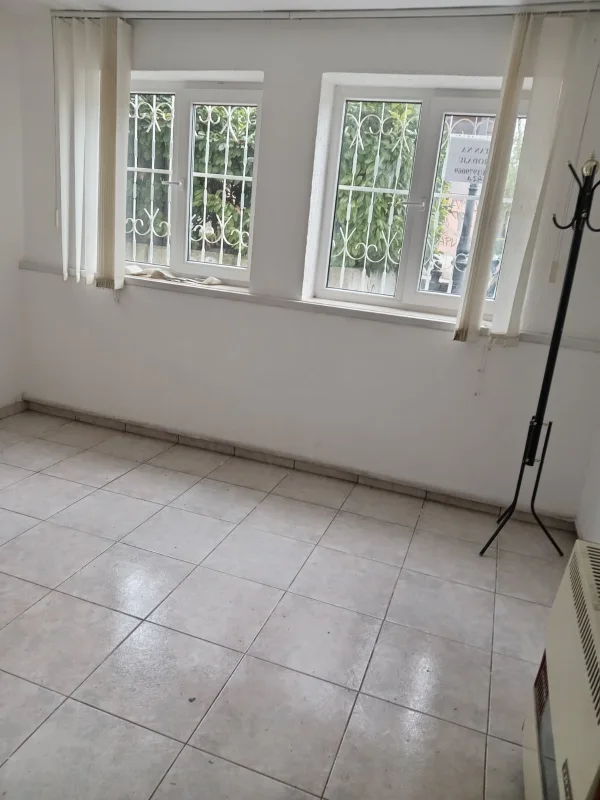 Prodajem stan u Vršcu idealan kao poslovni prostor