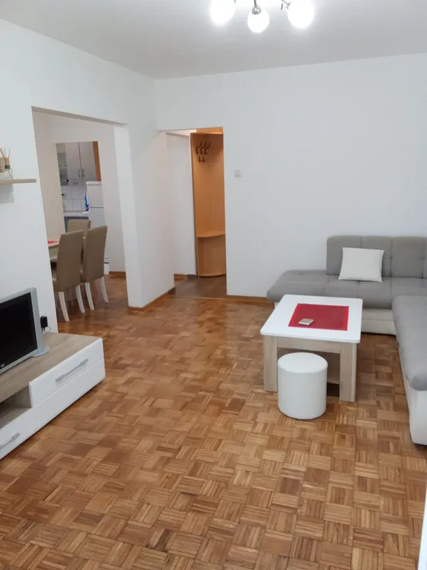 Pecska 9/13 Djeram Beograd prodaja stan sa zakupcima Srbija invest