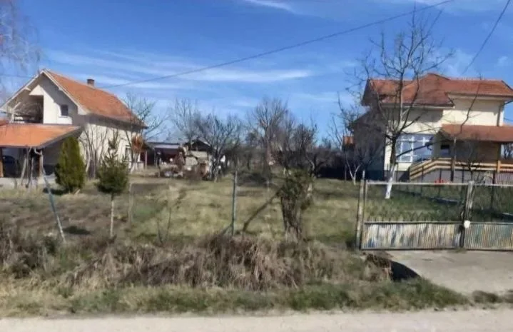 Plac u Kragujevcu top lokacija!Voda,struja,temelj,1/1