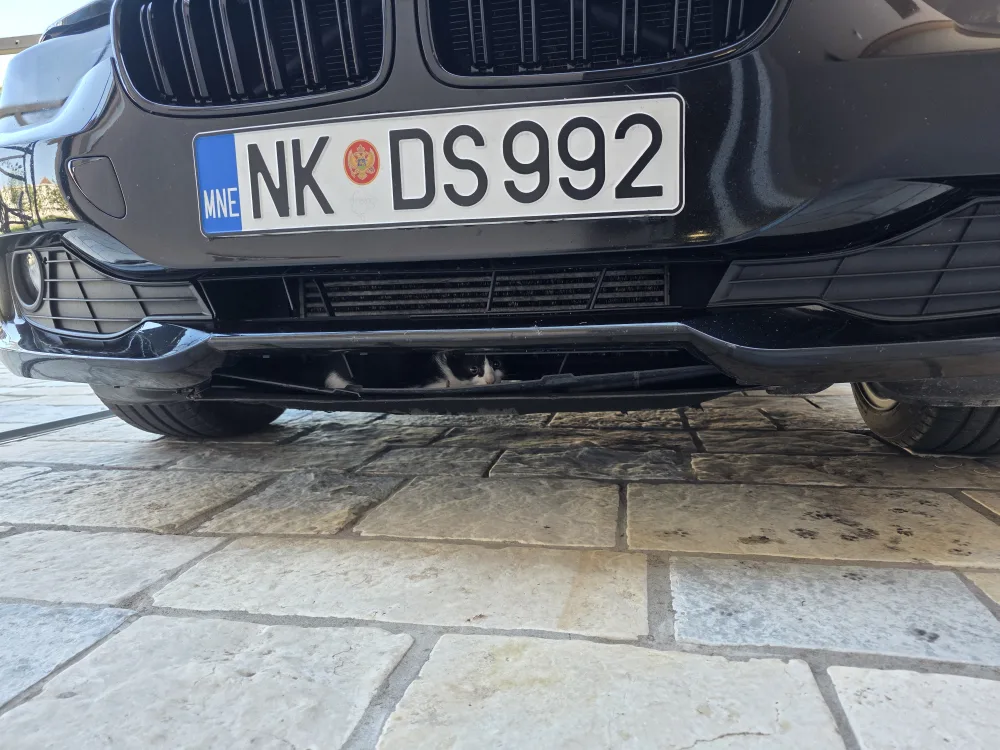 Prodajem bmw 318d 4x4 2014god