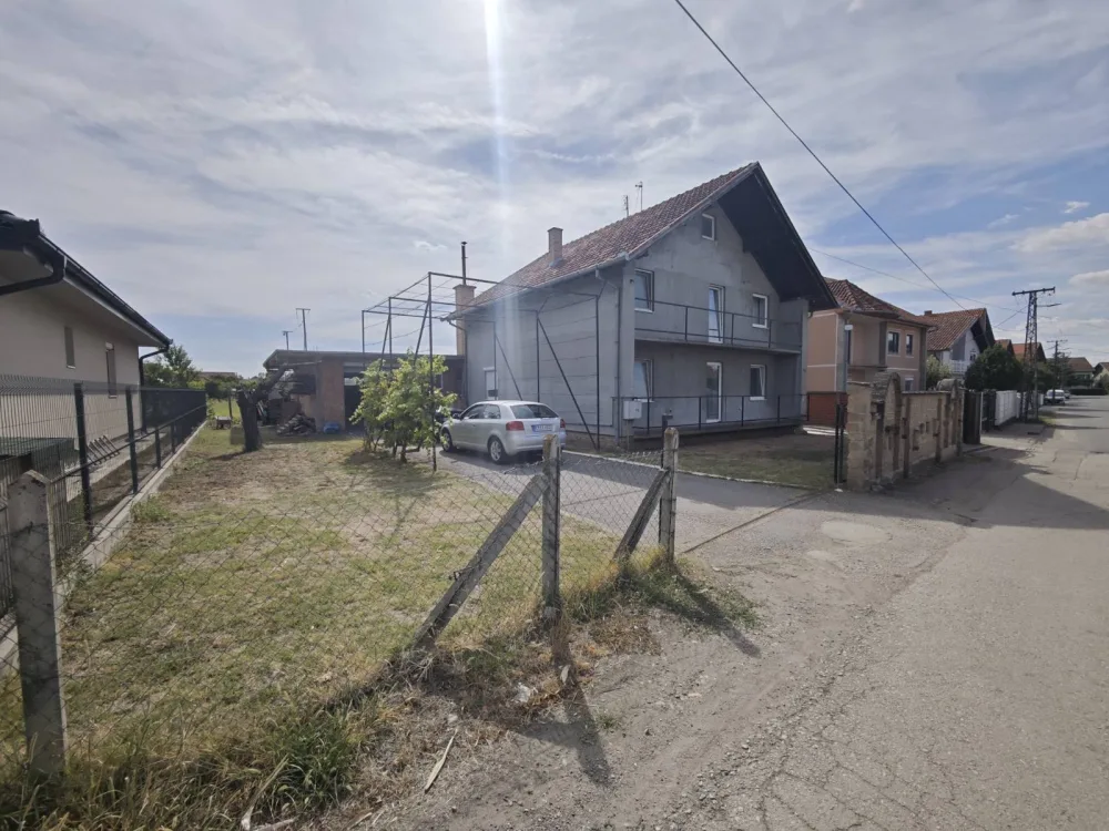 Prodajem kucu u Staroj Pazovi