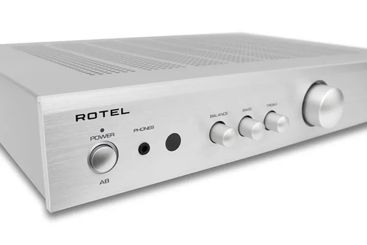 Rotel A8 HiFi stereo pojačalo, kao novo, garancija do 2028