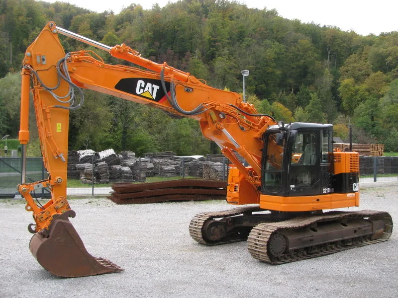 Bager gusjeničar Caterpillar 321D LCR TOP stanje
