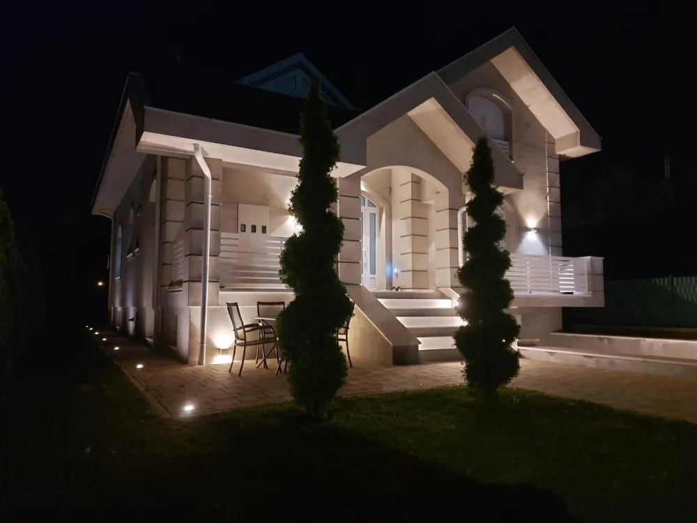 Nova LUX kuća,centar Inđije,top lokacija