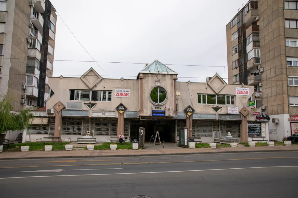 Izdajem lokal u Beogradu na Banovom Brdu