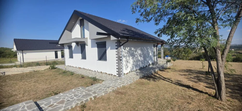 Na prodaju porodična kuća-Nemenikuće,Sopot
