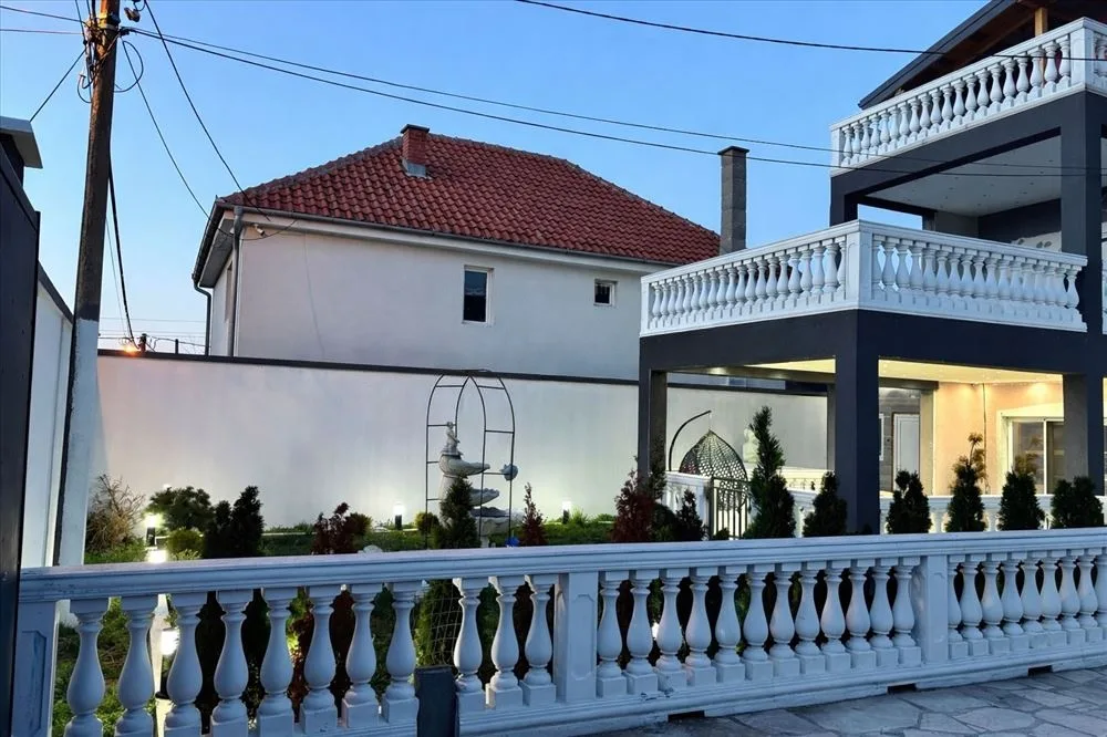 Palilula-Borca 22m2+75m2 na placu od 6.5ari