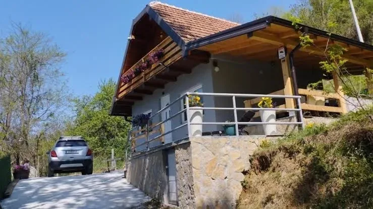 Na prodaju vikendica u Rogačici-Bajina Bašta