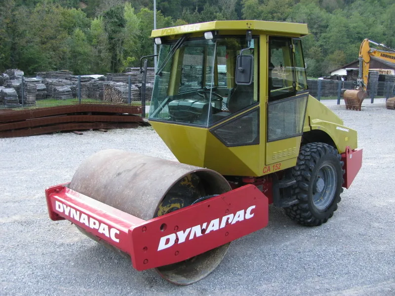 Valjak tamponaš Dynapac CA152D težina 7.600kg