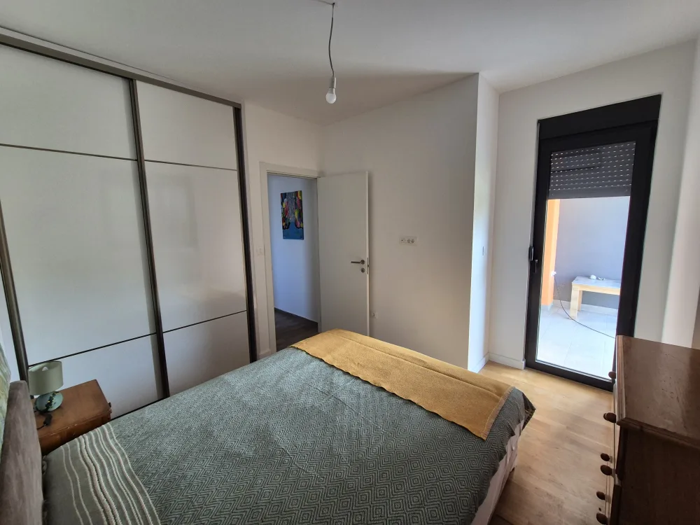 [IZDAJEM] Jednosoban Stan 40m2 u Bar (350m od Mora)